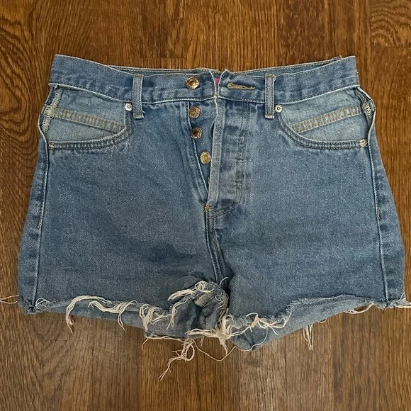 Cutoff shorts - Picture 1 of 4